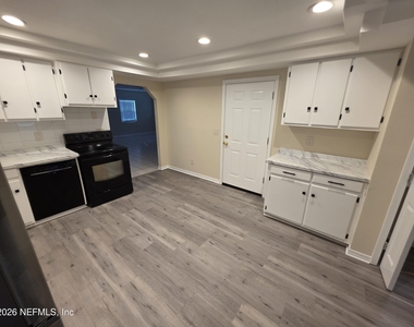 85818 Miner Road - Photo Thumbnail 10