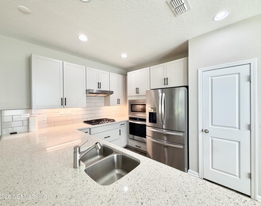 417 Pine Bluff Drive - Photo Thumbnail 8