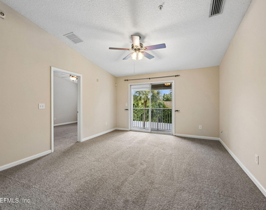 7055 Deer Lodge Circle - Photo Thumbnail 3