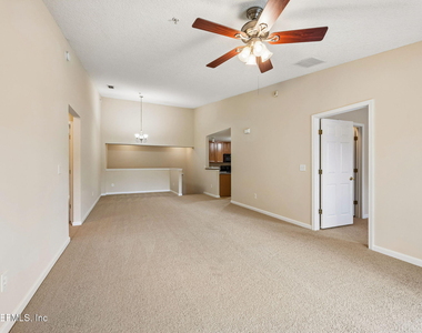 7055 Deer Lodge Circle - Photo Thumbnail 4