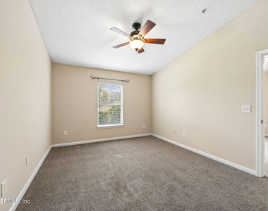7055 Deer Lodge Circle - Photo Thumbnail 12