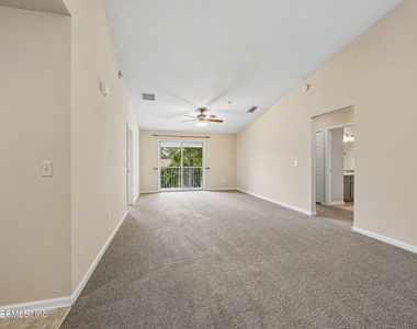 7055 Deer Lodge Circle - Photo Thumbnail 2