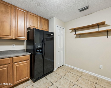 7055 Deer Lodge Circle - Photo Thumbnail 7