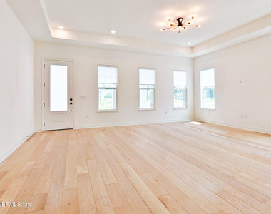 274 Daydream Avenue - Photo Thumbnail 5