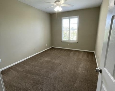 7801 Point Meadows Drive - Photo Thumbnail 13