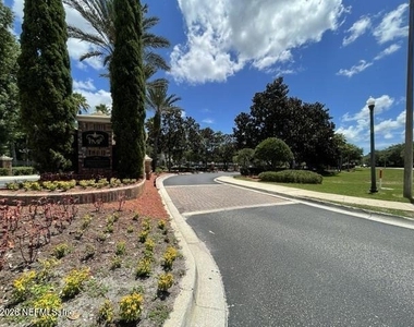 7801 Point Meadows Drive - Photo Thumbnail 21