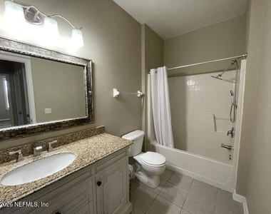 7801 Point Meadows Drive - Photo Thumbnail 16
