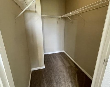 7801 Point Meadows Drive - Photo Thumbnail 15