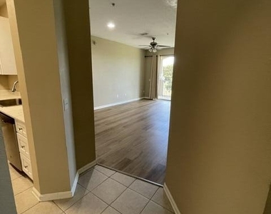7801 Point Meadows Drive - Photo Thumbnail 10