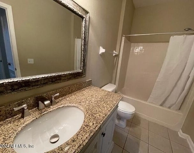 7801 Point Meadows Drive - Photo Thumbnail 5