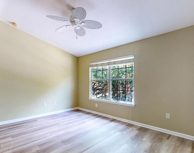 5881 Moonstone Court - Photo Thumbnail 11