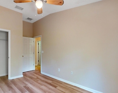 5881 Moonstone Court - Photo Thumbnail 10