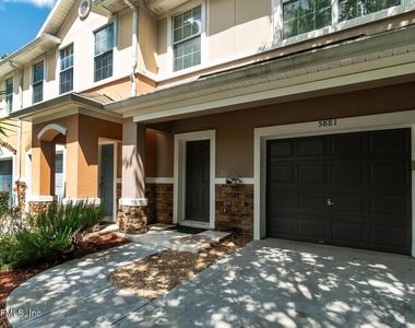 5881 Moonstone Court - Photo Thumbnail 16