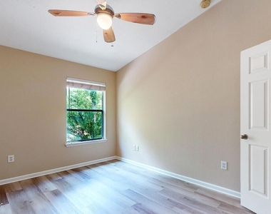 5881 Moonstone Court - Photo Thumbnail 9