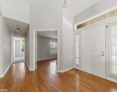 1908 N Evergreen Avenue - Photo Thumbnail 1