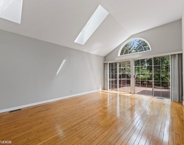 1908 N Evergreen Avenue - Photo Thumbnail 3