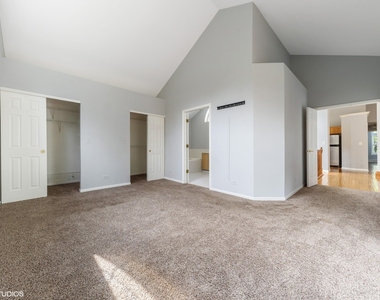1908 N Evergreen Avenue - Photo Thumbnail 7