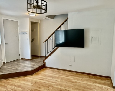 2732 Wilshire Court - Photo Thumbnail 1