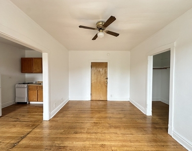 2432 N Linden Place - Photo Thumbnail 11