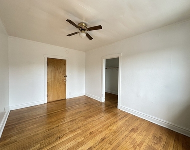 2432 N Linden Place - Photo Thumbnail 12