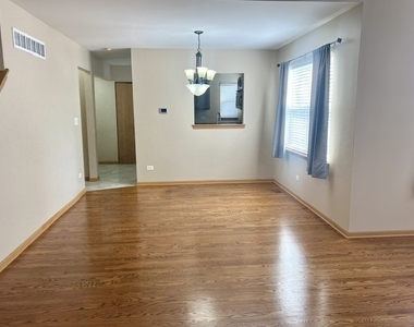 2213 Carpenter Avenue - Photo Thumbnail 6