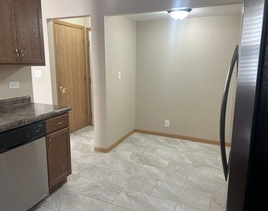 2213 Carpenter Avenue - Photo Thumbnail 9