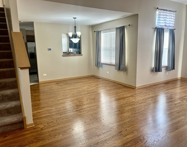 2213 Carpenter Avenue - Photo Thumbnail 5