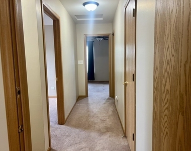 2213 Carpenter Avenue - Photo Thumbnail 25