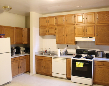 5436 S Harper Avenue - Photo Thumbnail 3
