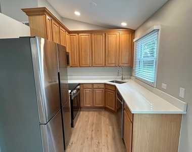 3816 Illinois Street - Photo Thumbnail 5