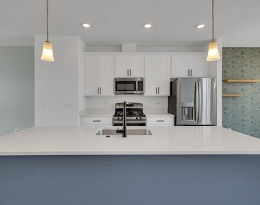 1078 Bogart Street - Photo Thumbnail 6