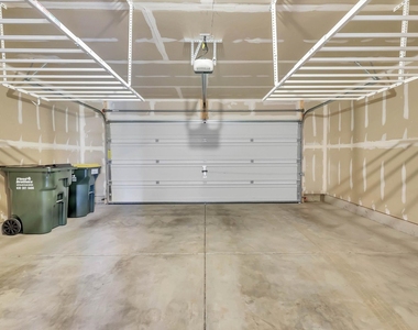 1078 Bogart Street - Photo Thumbnail 24