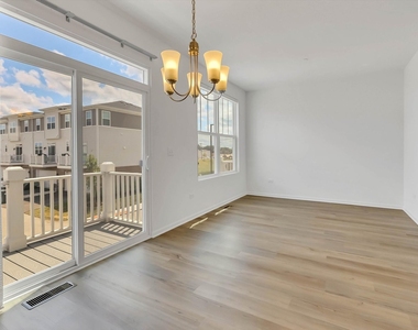 1078 Bogart Street - Photo Thumbnail 11