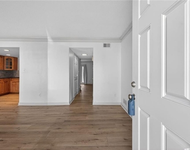 1 Fairway Drive - Photo Thumbnail 1