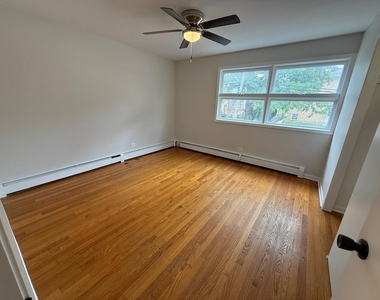 2431 N 76th Court - Photo Thumbnail 6