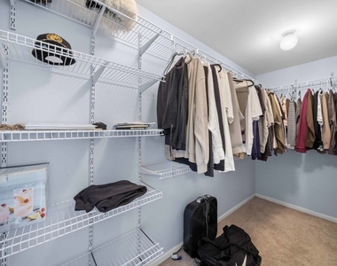 2521 Waterford Lane - Photo Thumbnail 14