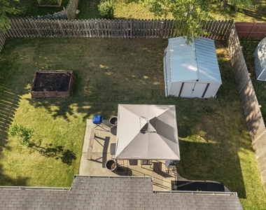 2521 Waterford Lane - Photo Thumbnail 18