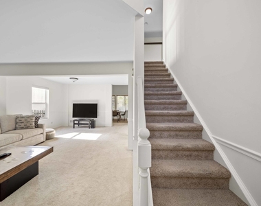 2521 Waterford Lane - Photo Thumbnail 3