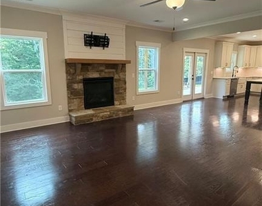 44 Sparkleberry Lane W - Photo Thumbnail 4
