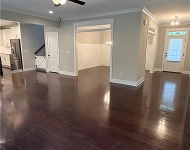 44 Sparkleberry Lane W - Photo Thumbnail 3