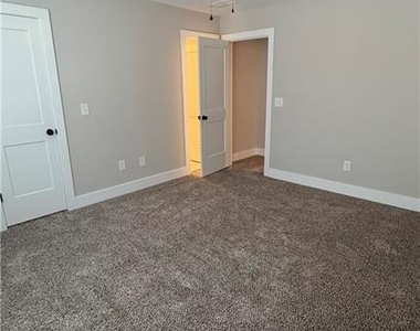 44 Sparkleberry Lane W - Photo Thumbnail 31