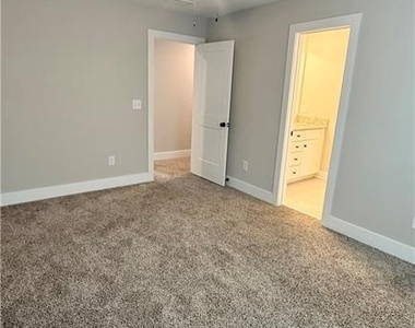 44 Sparkleberry Lane W - Photo Thumbnail 36