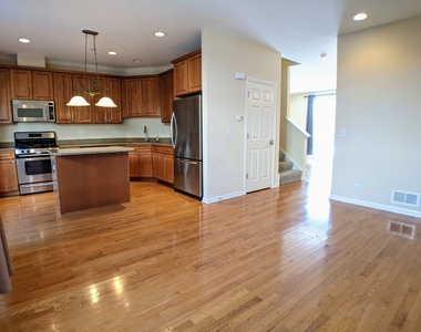 385 Bradbury Lane - Photo Thumbnail 6