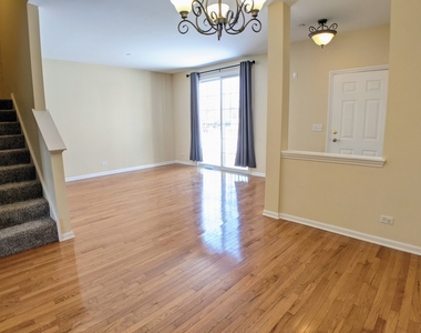 385 Bradbury Lane - Photo Thumbnail 2