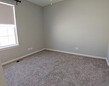 385 Bradbury Lane - Photo Thumbnail 15