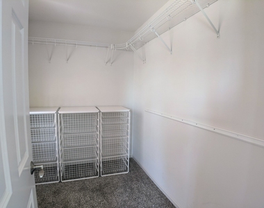 385 Bradbury Lane - Photo Thumbnail 13