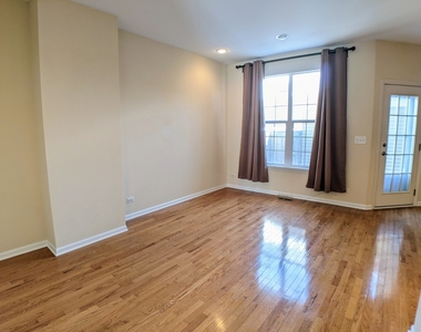 385 Bradbury Lane - Photo Thumbnail 5