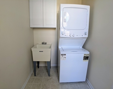 385 Bradbury Lane - Photo Thumbnail 18