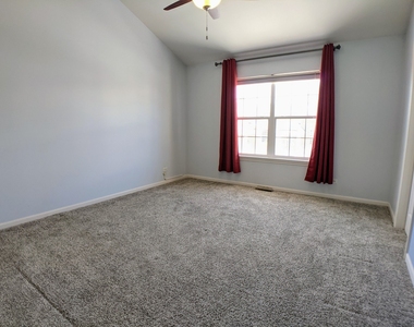 385 Bradbury Lane - Photo Thumbnail 11