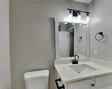 4241 Glenforest Way Ne - Photo Thumbnail 15